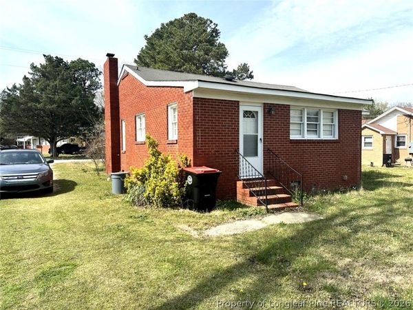 202 N Edinborough Street, Red Springs, NC 28377