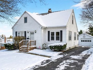 419 Darlington Road E, Syracuse, NY 13208