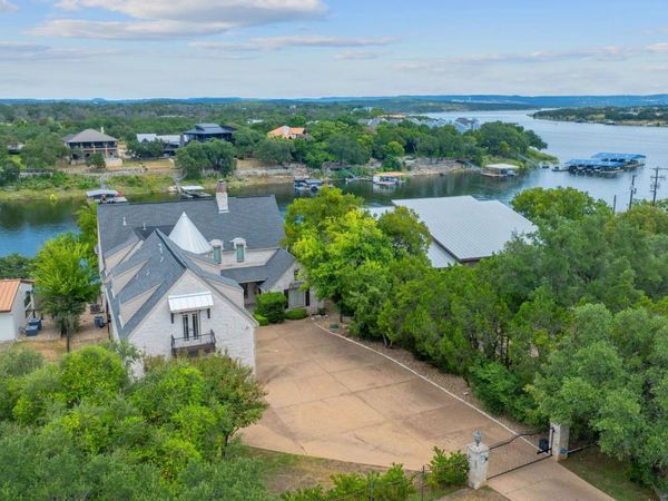 21936 Briarcliff DR , Spicewood, TX 78669