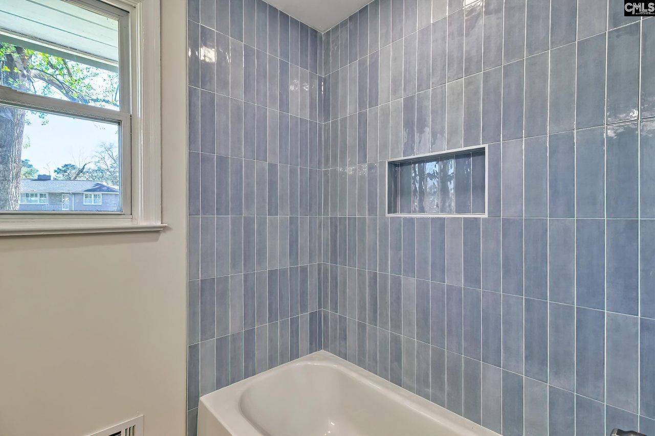 900 M Avenue Photo 24