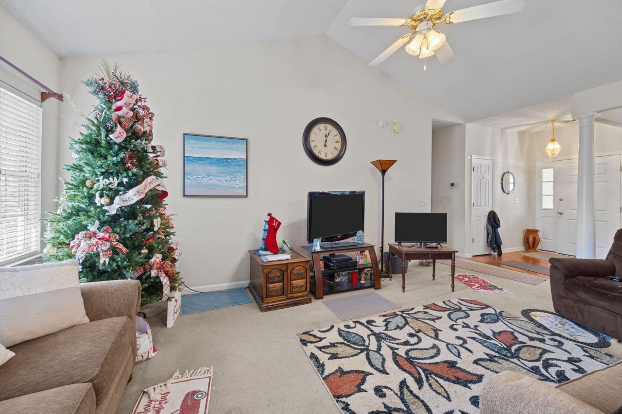 154 Chatfield Circle Photo 5