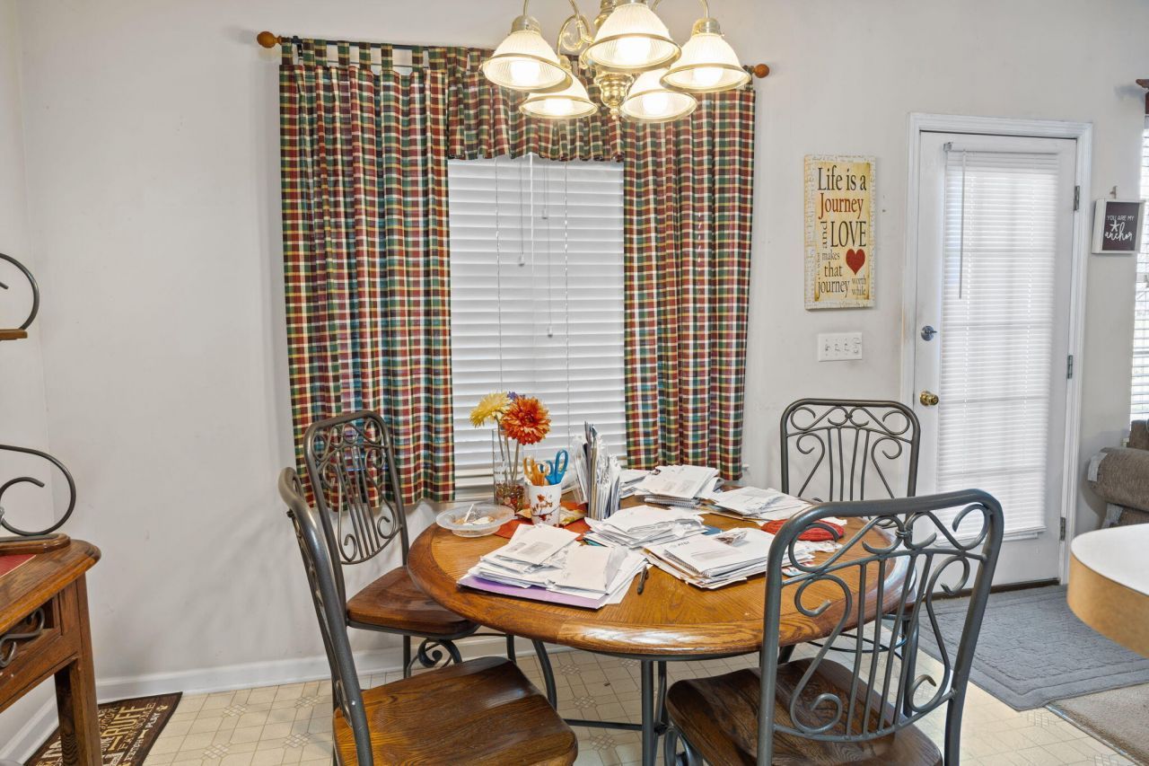 154 Chatfield Circle Photo 8