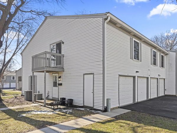 1675 Valley Forge Court , Unit A, Wheaton, IL 60189