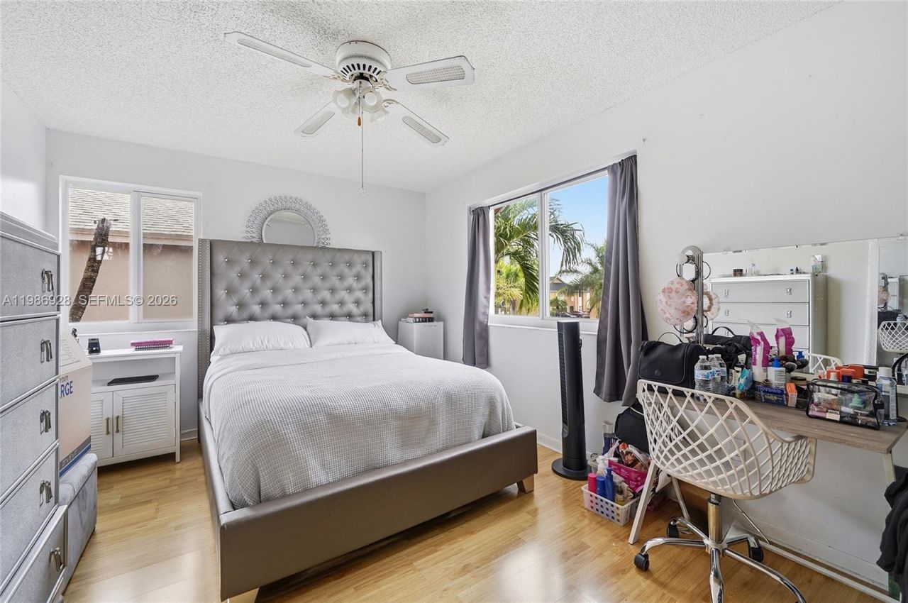 1421 SW 97th Ave, Pembroke Pines, FL 33025 Photo