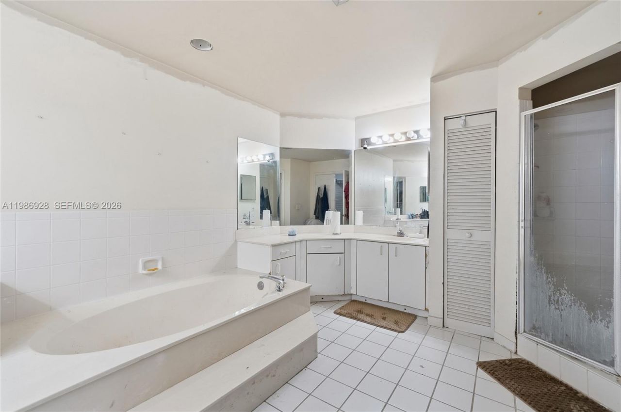 1421 SW 97th Ave, Pembroke Pines, FL 33025 Photo