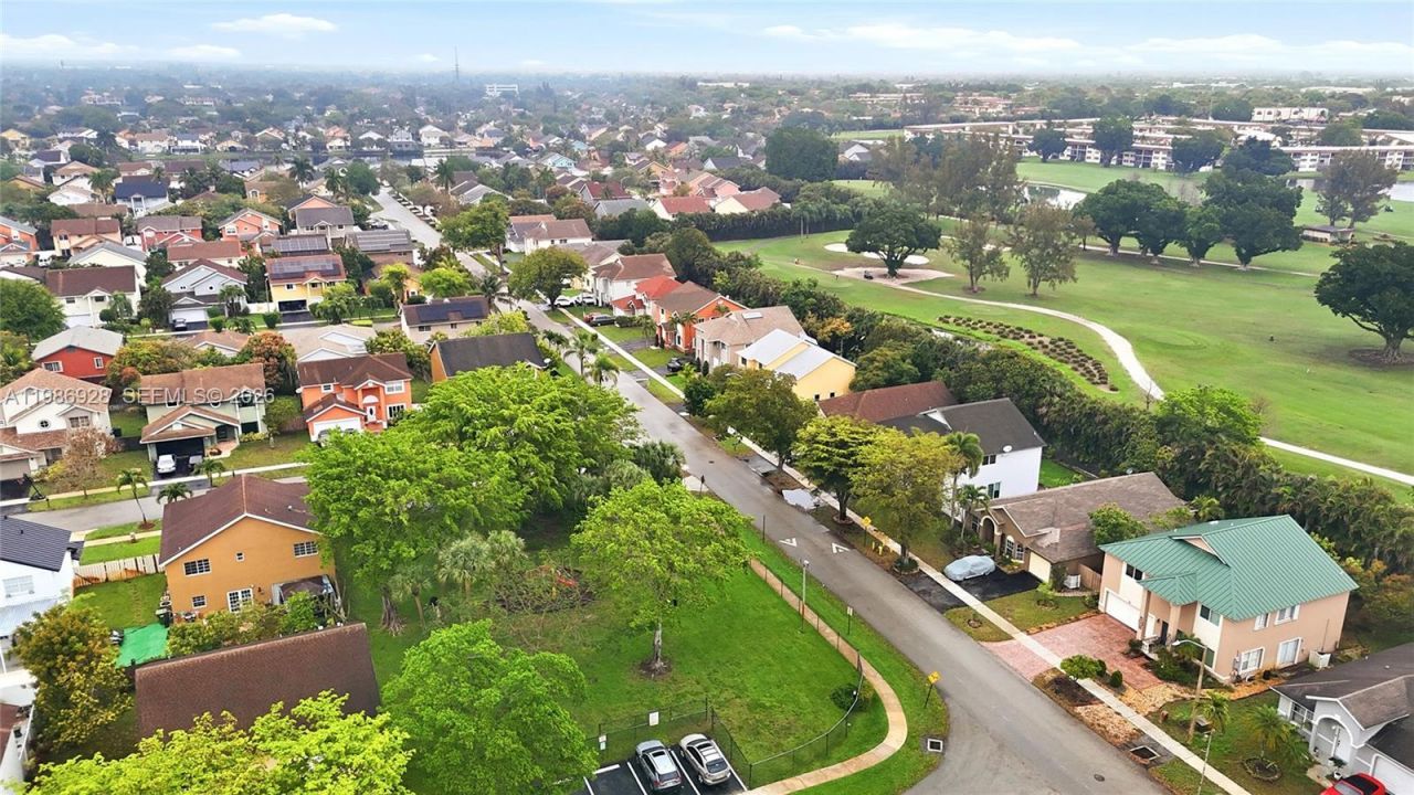 1421 SW 97th Ave, Pembroke Pines, FL 33025 Photo