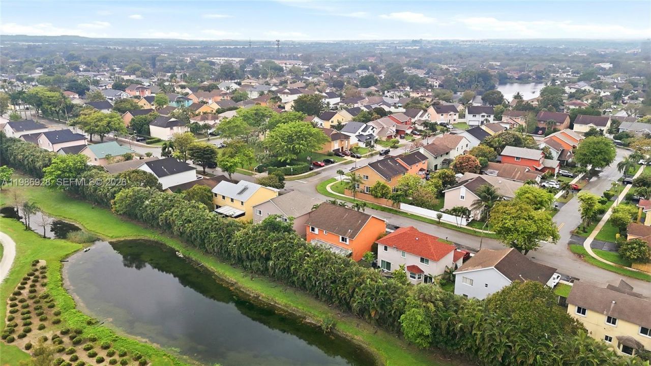 1421 SW 97th Ave, Pembroke Pines, FL 33025 Photo