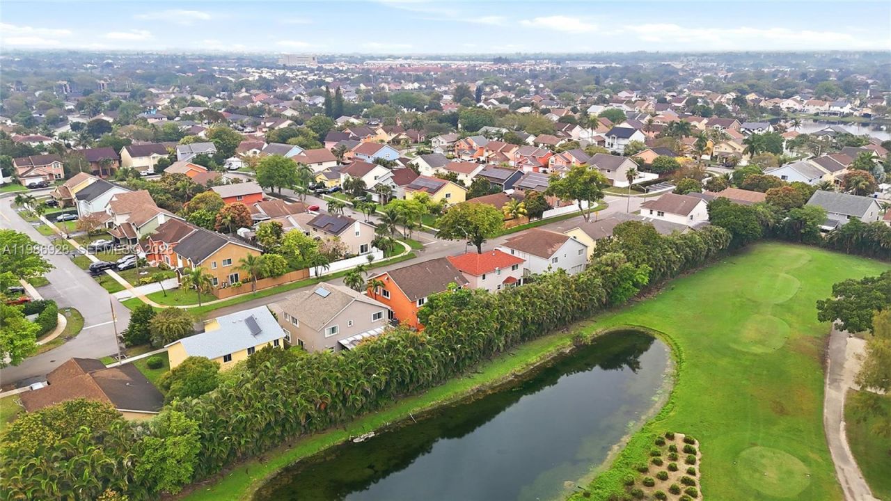 1421 SW 97th Ave, Pembroke Pines, FL 33025 Photo