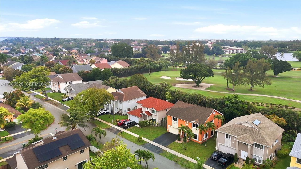 1421 SW 97th Ave, Pembroke Pines, FL 33025 Photo