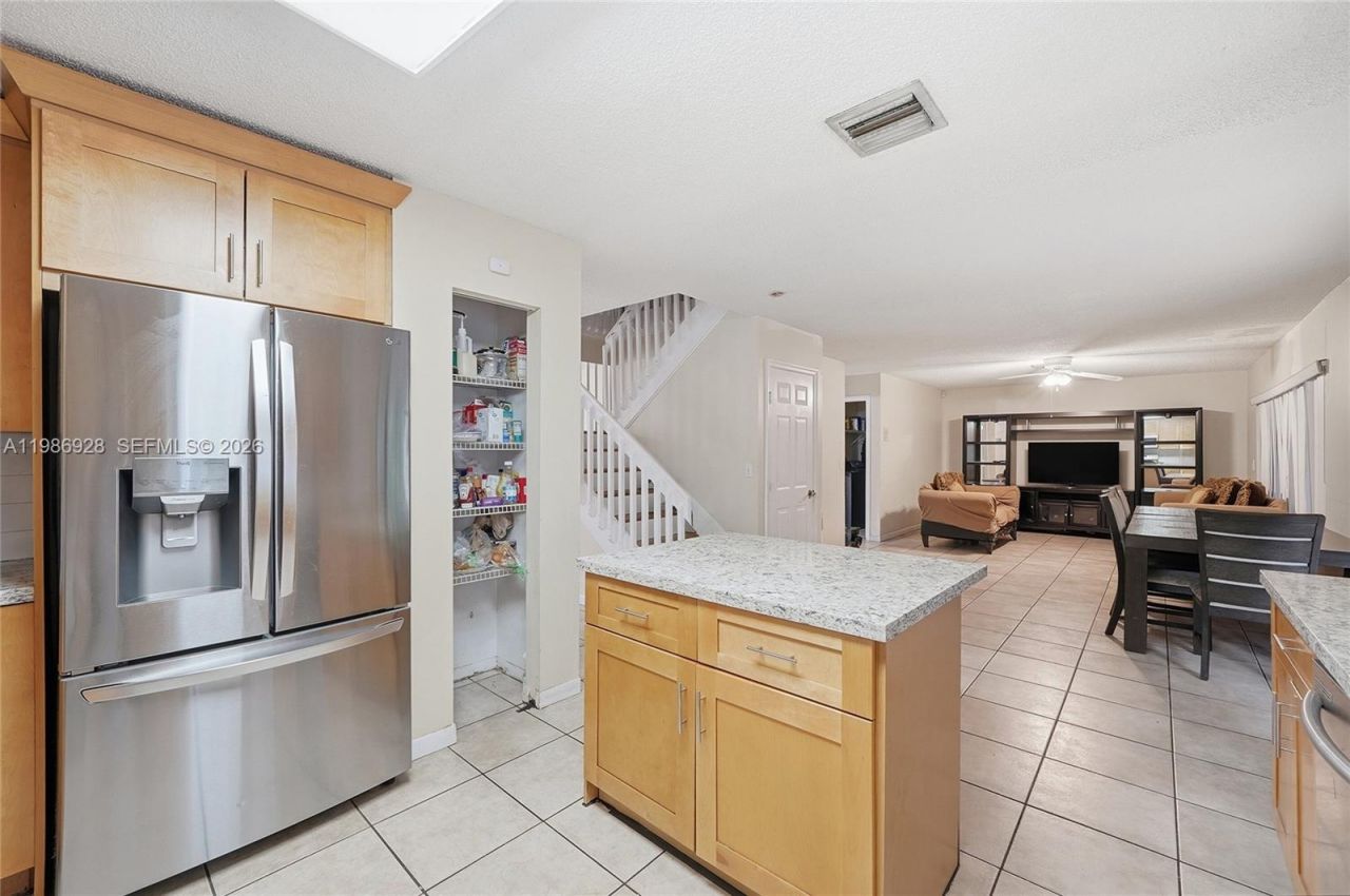 1421 SW 97th Ave, Pembroke Pines, FL 33025 Photo