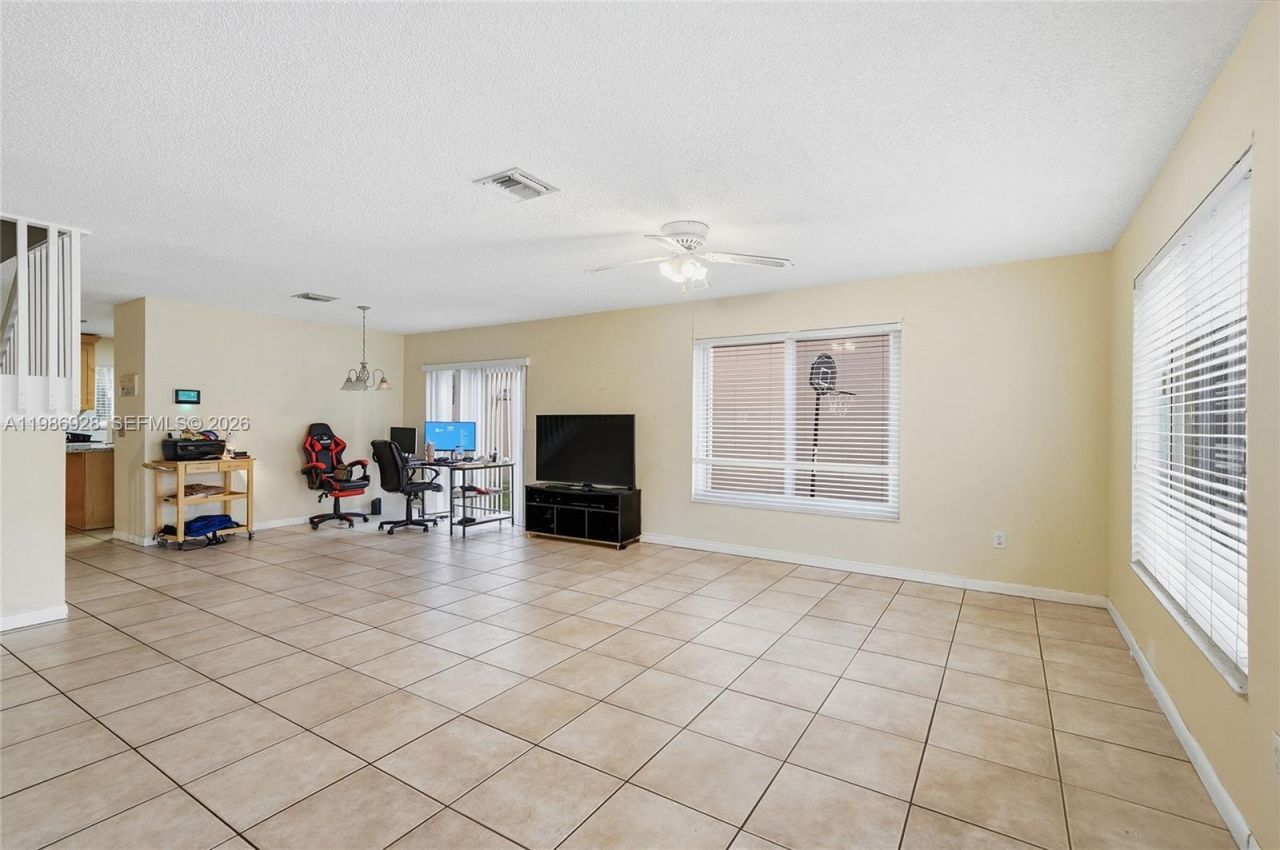 1421 SW 97th Ave, Pembroke Pines, FL 33025 Photo
