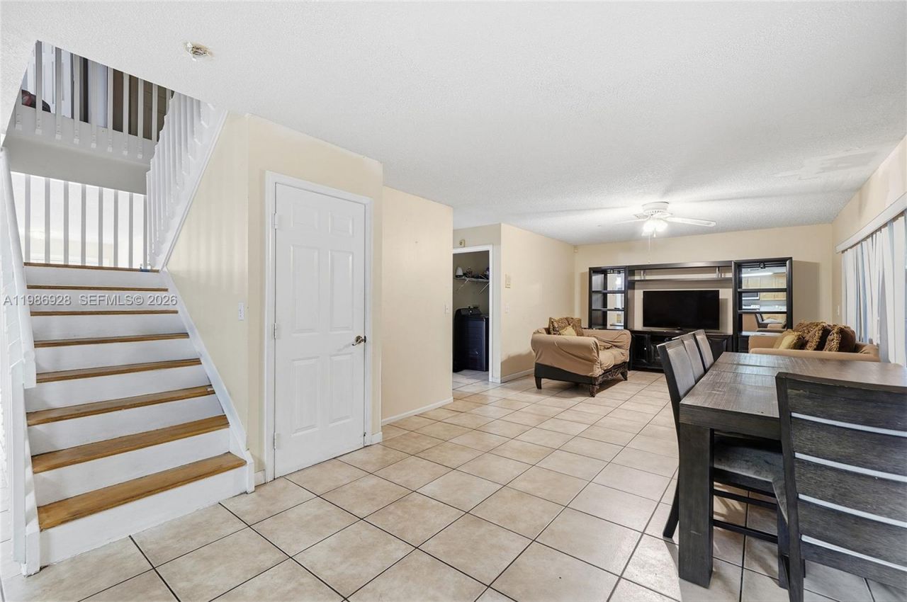 1421 SW 97th Ave, Pembroke Pines, FL 33025 Photo