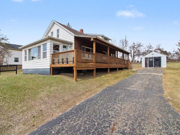 660 W Walton Boulevard, Pontiac, MI 48340