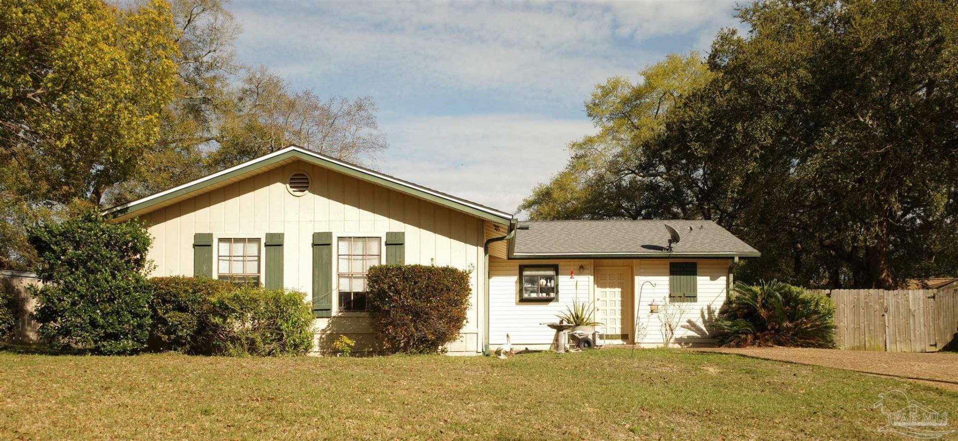 4188 Aqua Vista Dr, Pensacola, FL 32504 Main Photo