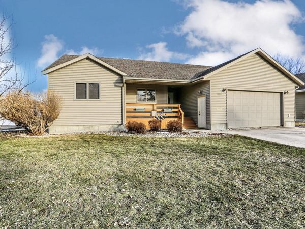 1320 Northview Lane, Aberdeen, SD 57401