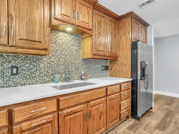 111 Skylark Street , Mesquite, TX 75149