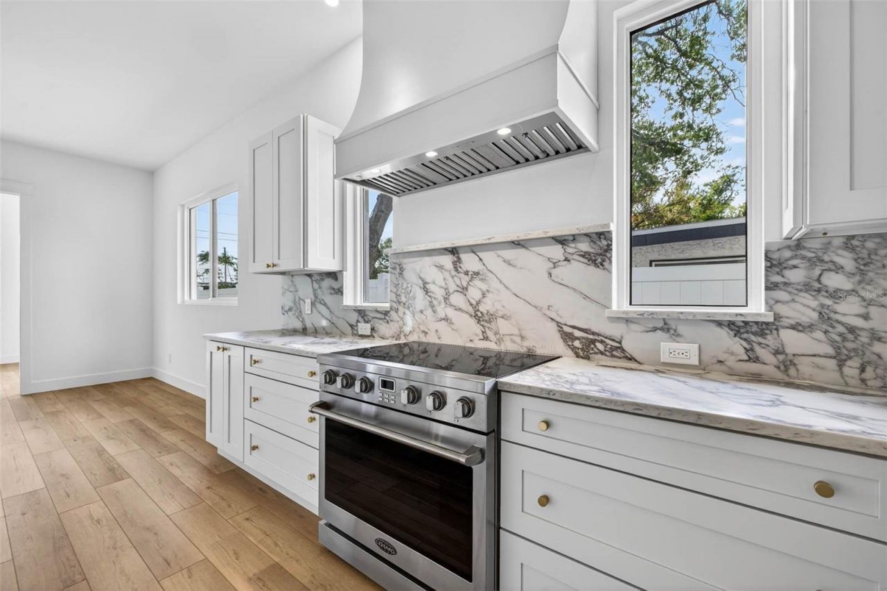 4584 17th Avenue N, Saint Petersburg, FL 33713 Photo