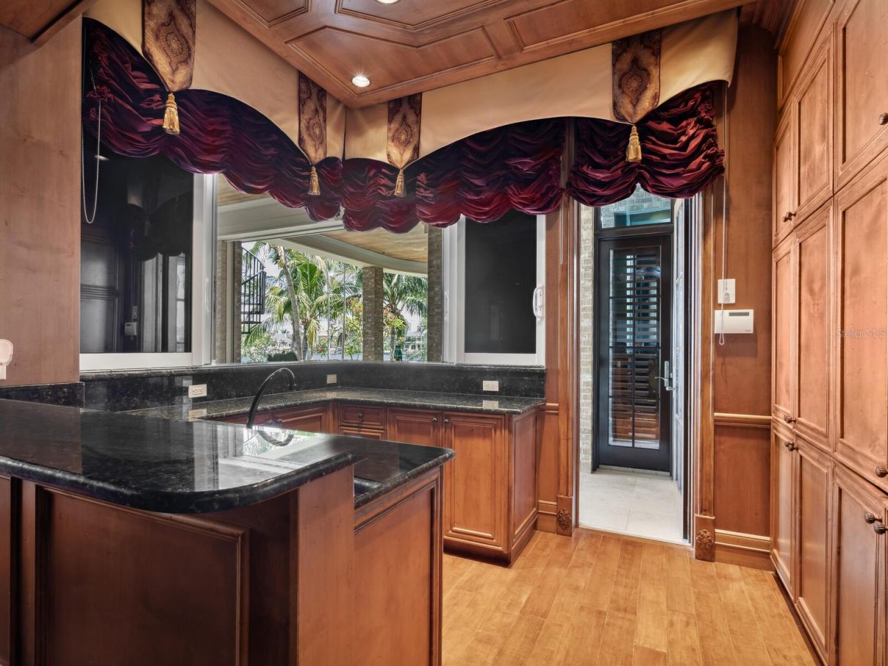 1423 Hillview Drive, Sarasota, FL 34239 Photo