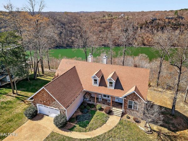 1175 W Hutchins Bend Rd, Sparta, TN 38583