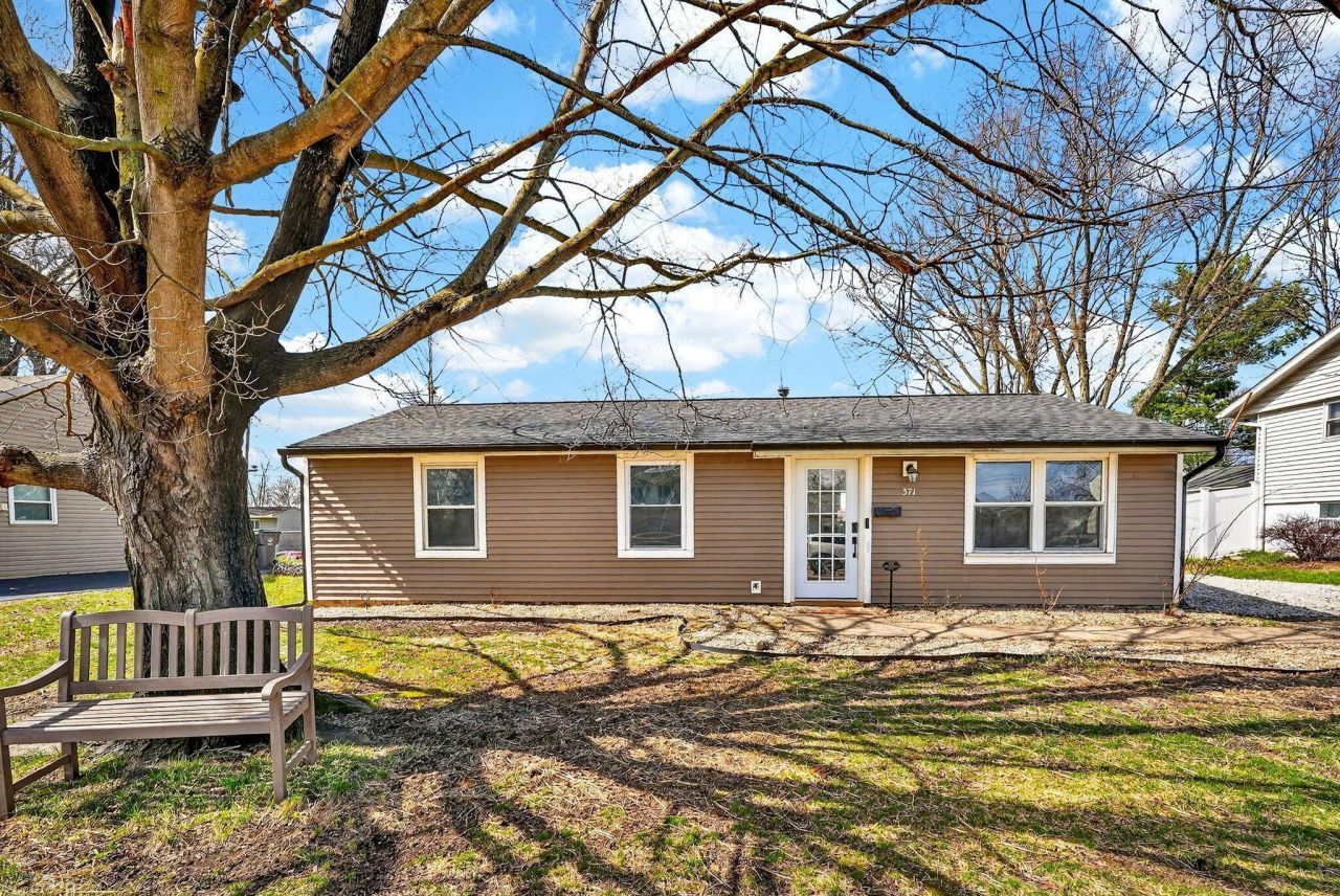 371 Banbury Drive, Columbus, OH 43230 Main Photo