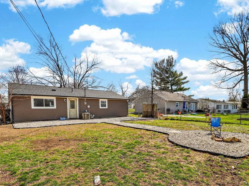 371 Banbury Drive, Columbus, OH 43230 Photo 32