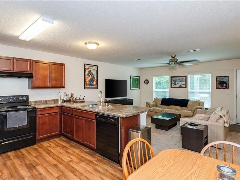 219 Riesling Drive, Union, OH 45322 Photo 4