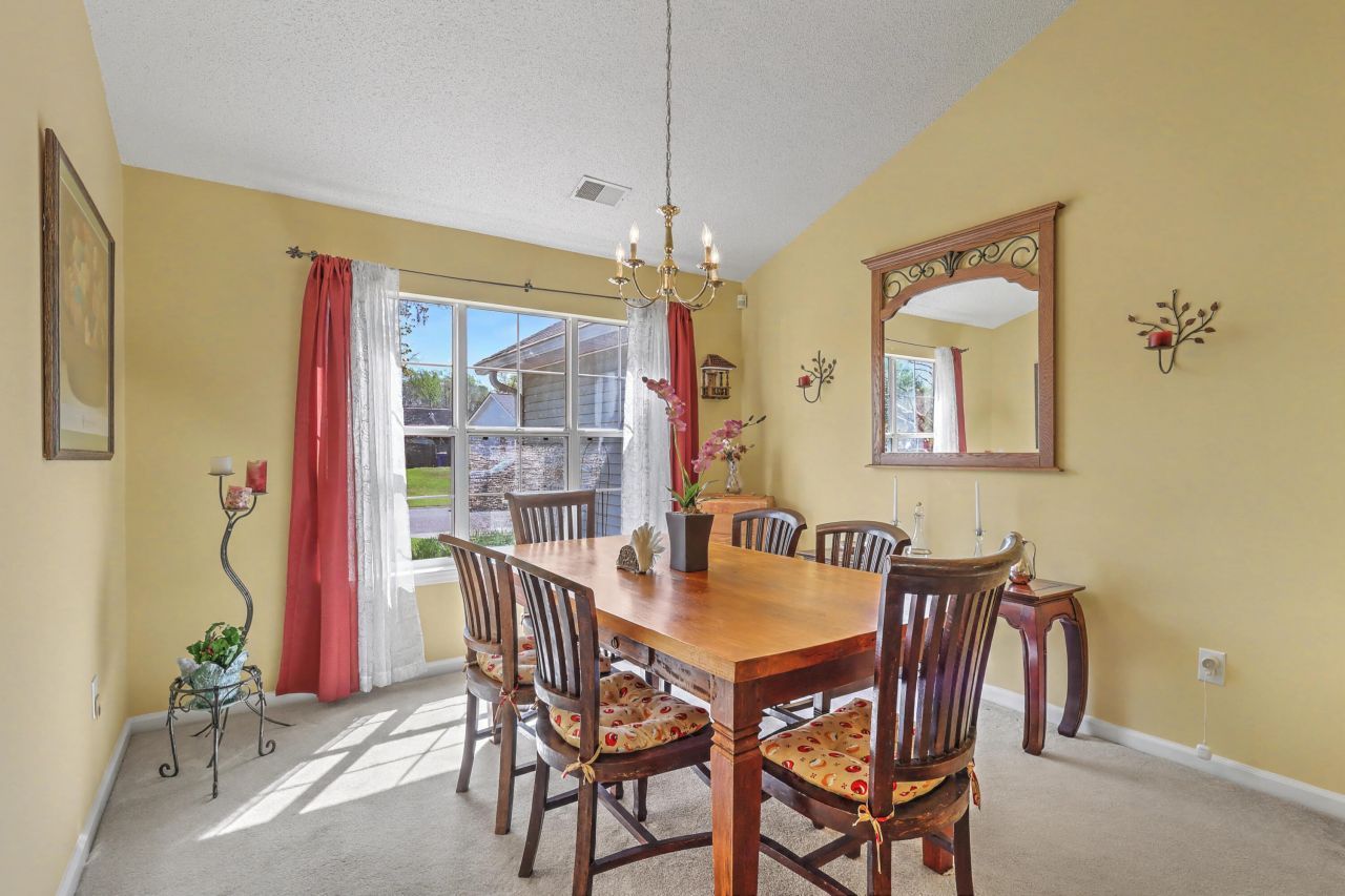 445 Cabrill Drive Photo 17