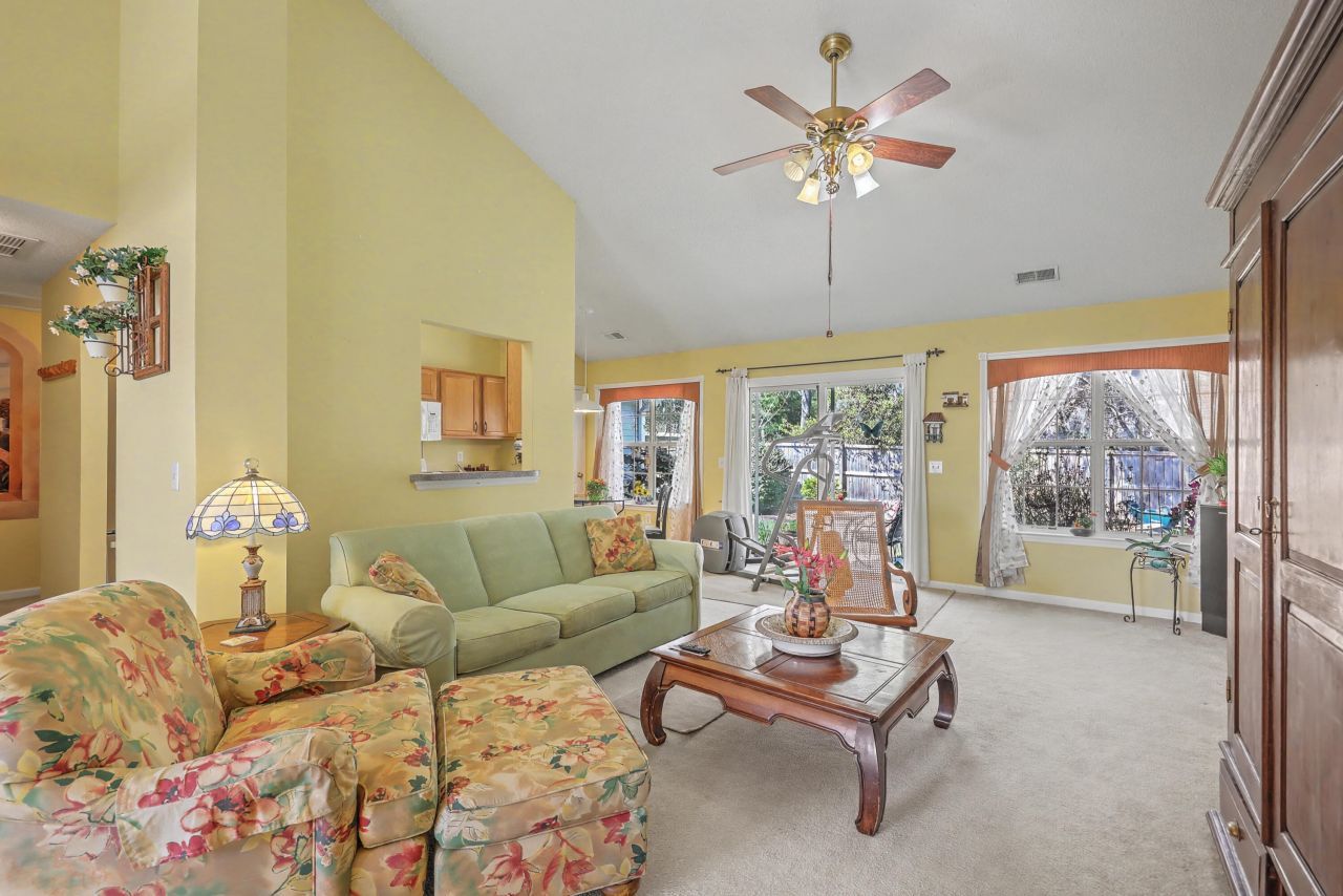 445 Cabrill Drive Photo 18