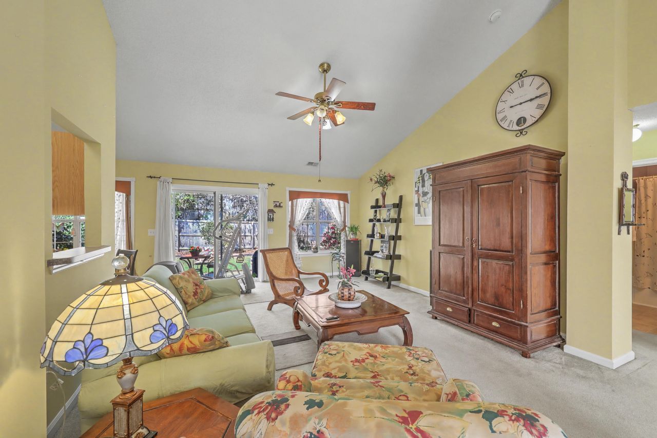 445 Cabrill Drive Photo 19