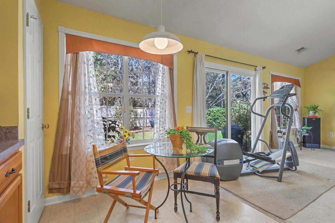 445 Cabrill Drive Photo 23