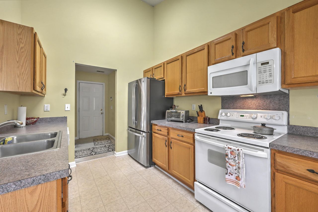 445 Cabrill Drive Photo 24