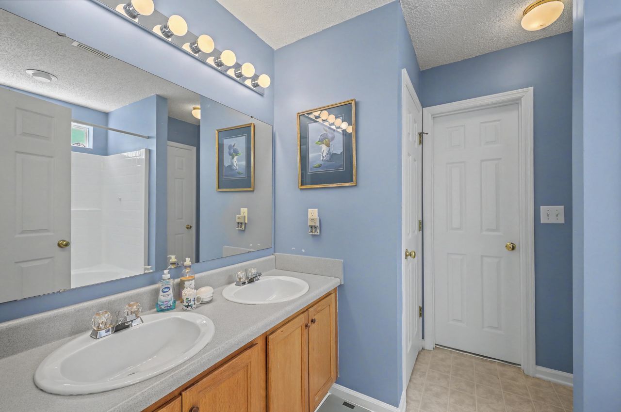 445 Cabrill Drive Photo 27