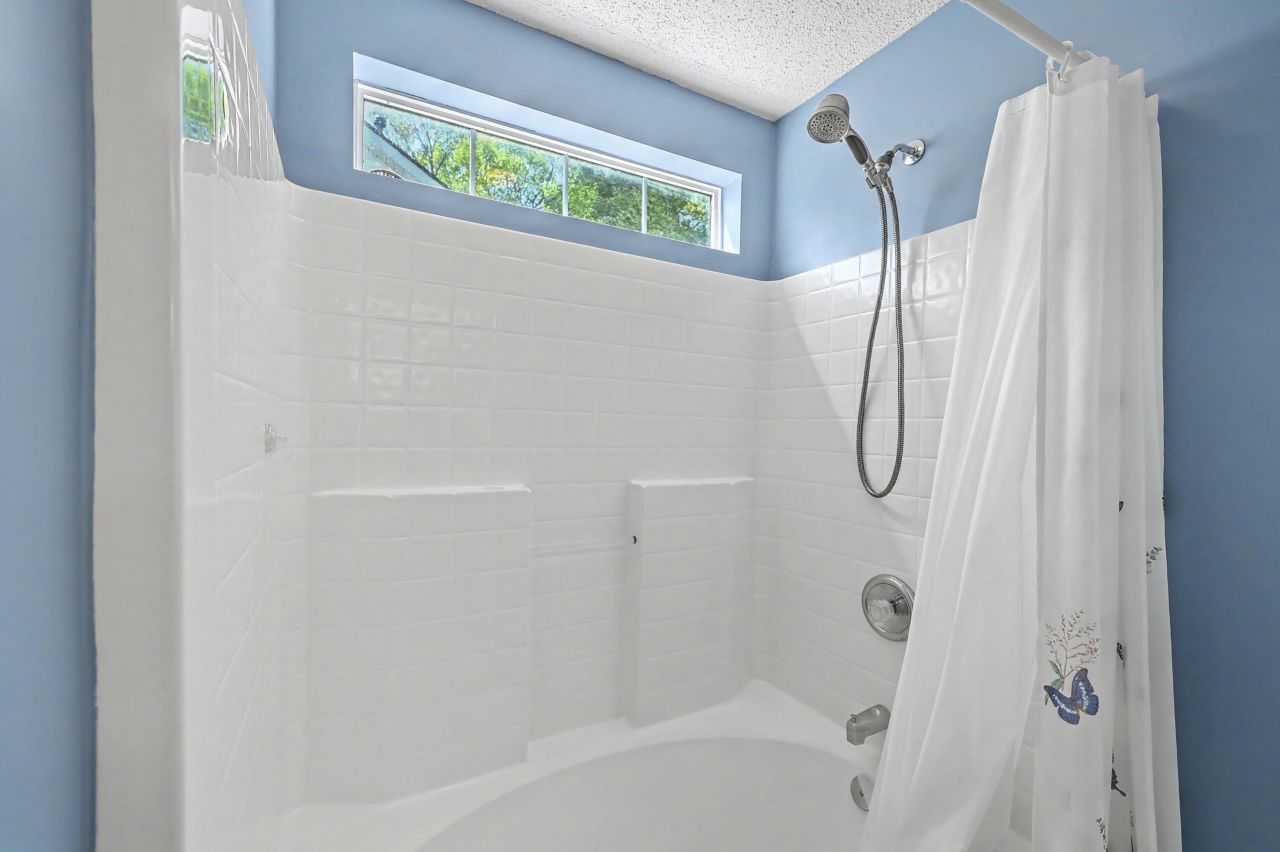 445 Cabrill Drive Photo 28