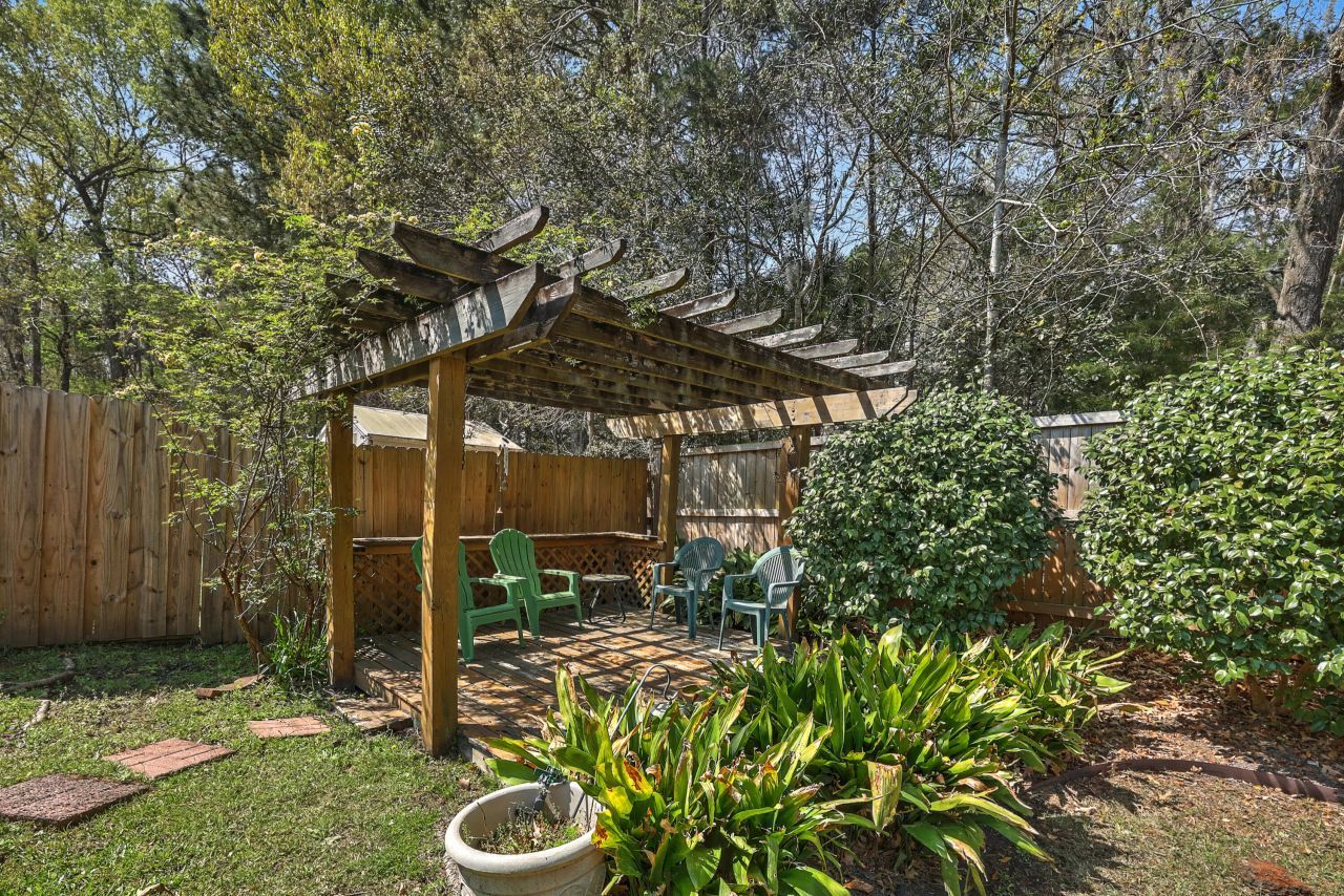 445 Cabrill Drive Photo 3