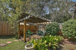 445 Cabrill Drive photo 4