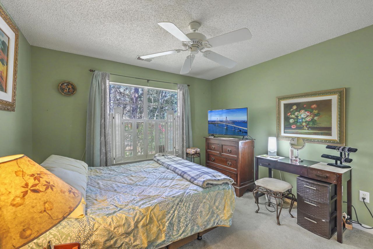 445 Cabrill Drive Photo 31