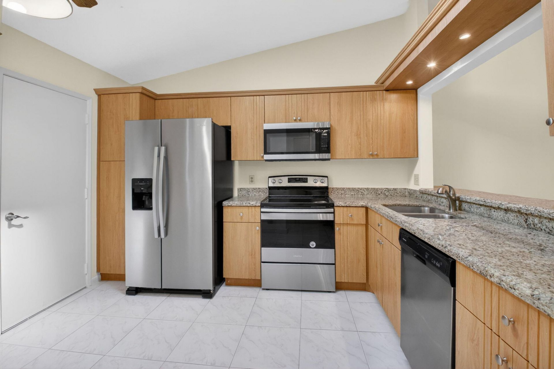 10938 Roebelini Palm Court, Unit B, Boynton Beach, FL 33437 Photo