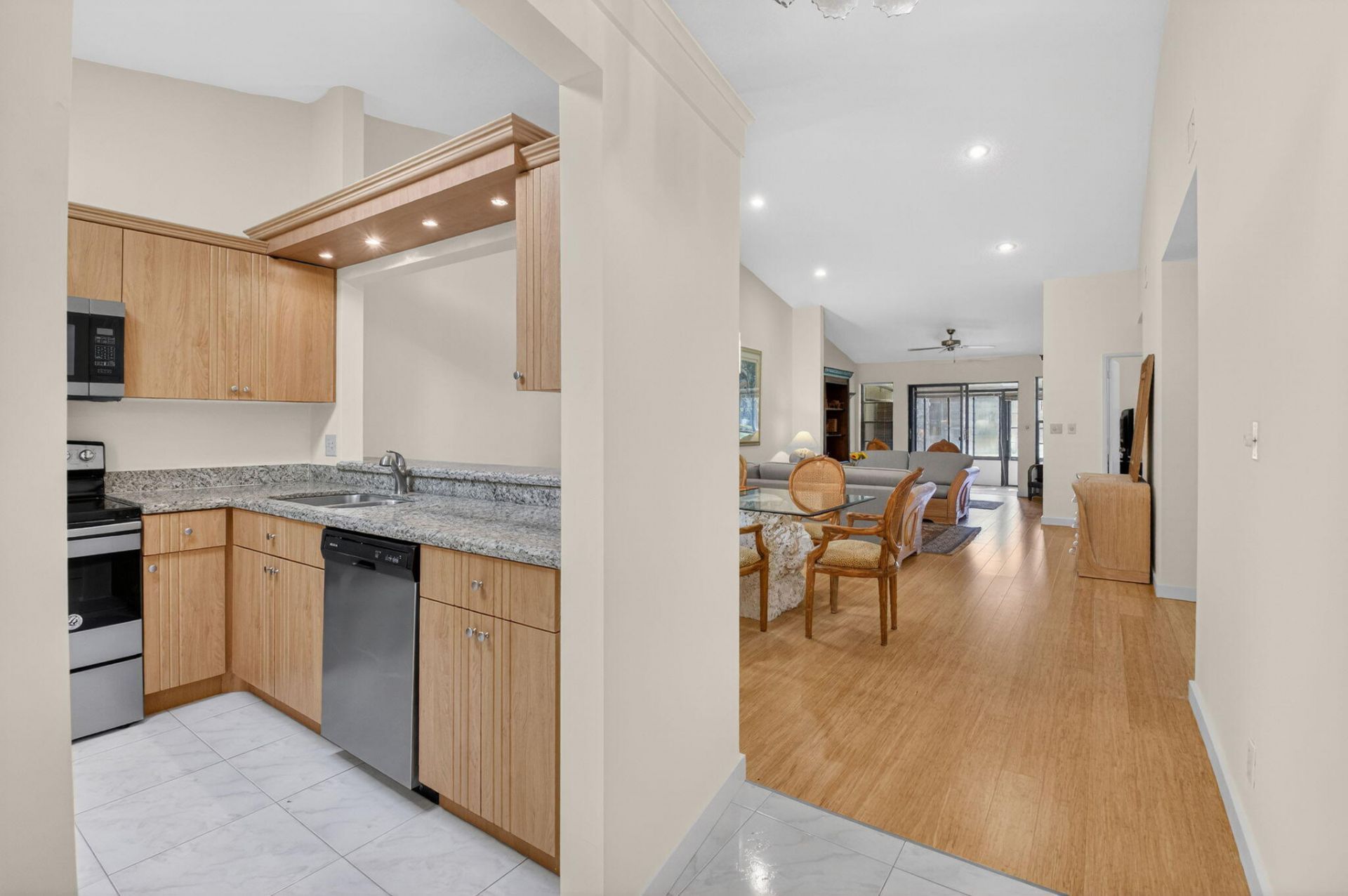 10938 Roebelini Palm Court, Unit B, Boynton Beach, FL 33437 Photo