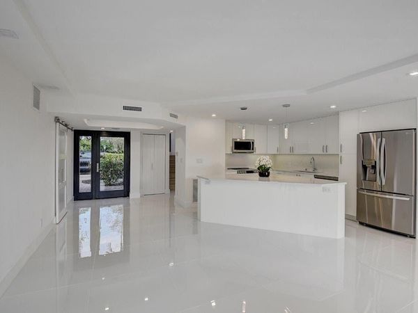 2006 Bridgewood Drive, Boca Raton, FL 33434