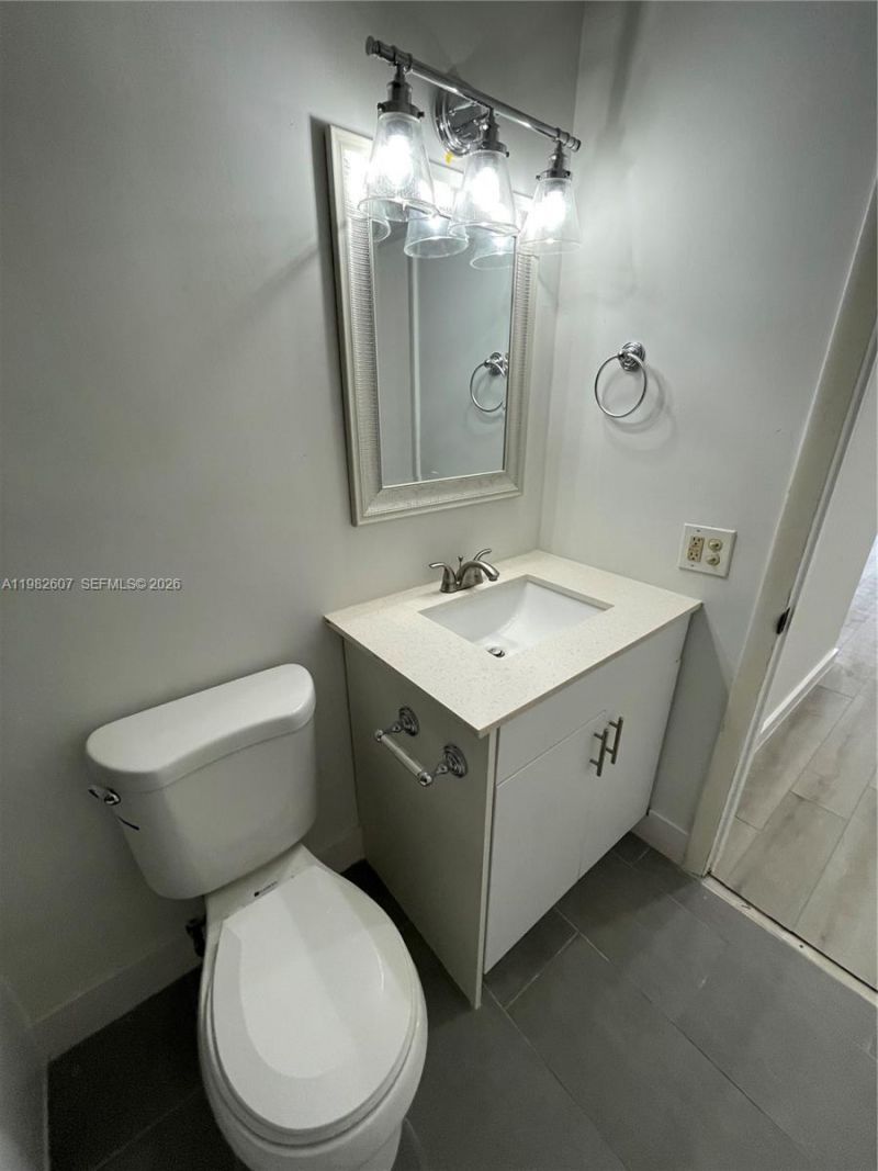 365 NE 125th St , Unit 409, North Miami, FL 33161 Photo