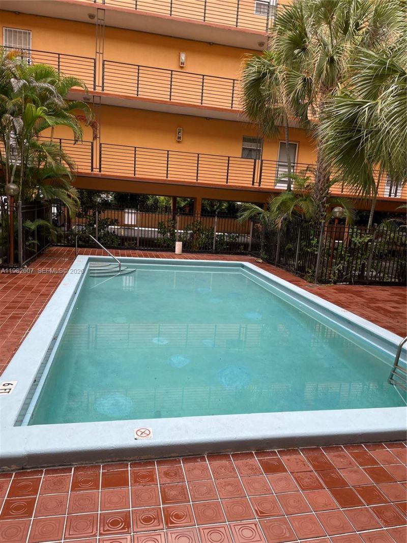 365 NE 125th St , Unit 409, North Miami, FL 33161 Photo