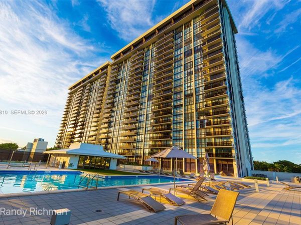 600 NE 36th St , Unit 317, Miami, FL 33137