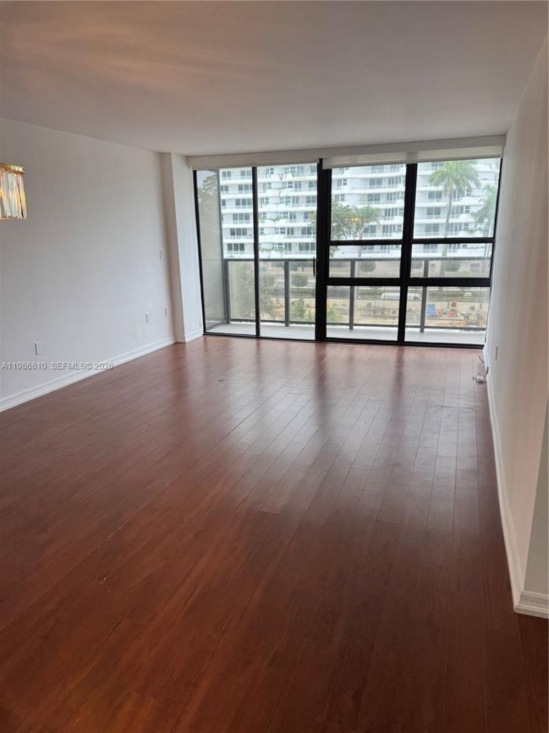 600 NE 36th St, Unit 317, Miami, FL 33137 Photo
