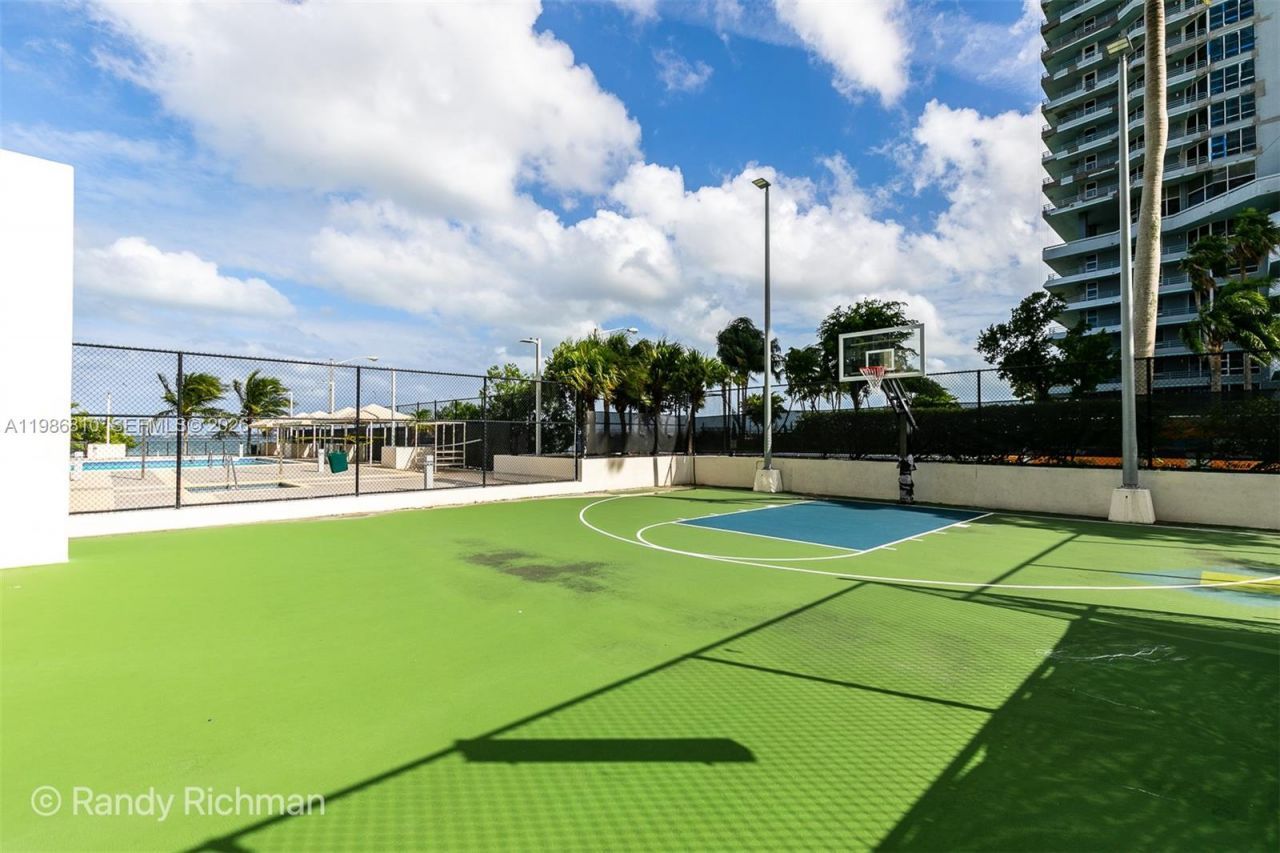 600 NE 36th St, Unit 317, Miami, FL 33137 Photo