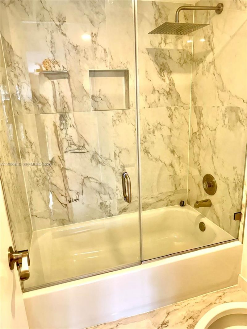 600 NE 36th St, Unit 317, Miami, FL 33137 Photo