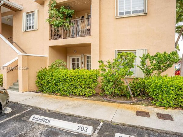 17425 NW 75th Pl, Unit 101, Hialeah, FL 33015