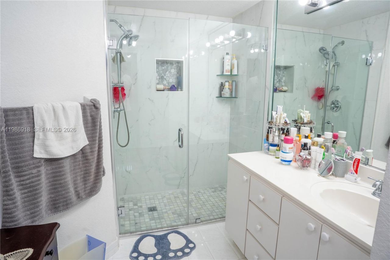 17425 NW 75th Pl, Unit 101, Hialeah, FL 33015 Photo