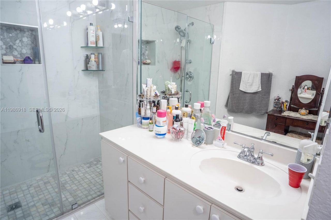 17425 NW 75th Pl, Unit 101, Hialeah, FL 33015 Photo