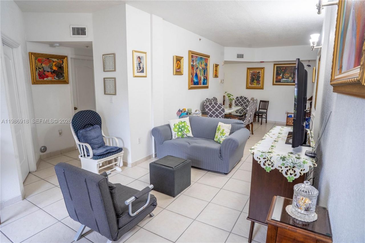 17425 NW 75th Pl, Unit 101, Hialeah, FL 33015 Photo