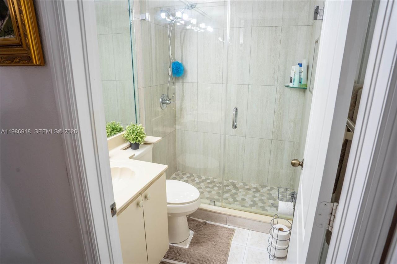 17425 NW 75th Pl, Unit 101, Hialeah, FL 33015 Photo